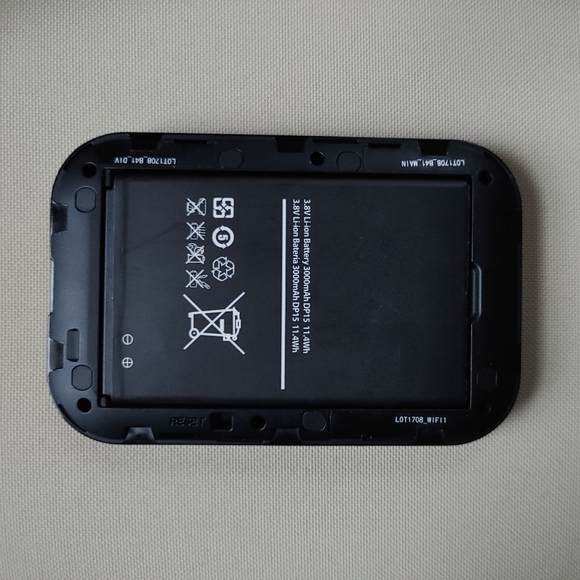 Mobile Hotspot Device - Picture 9 of 12
